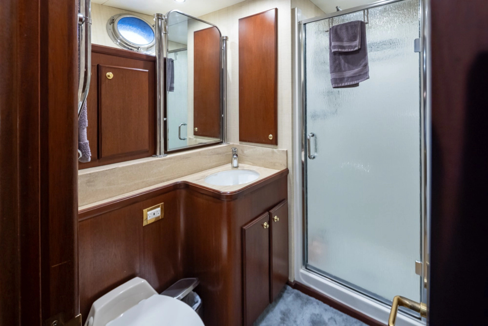 1989 Delta Marine Flybridge Motoryacht
