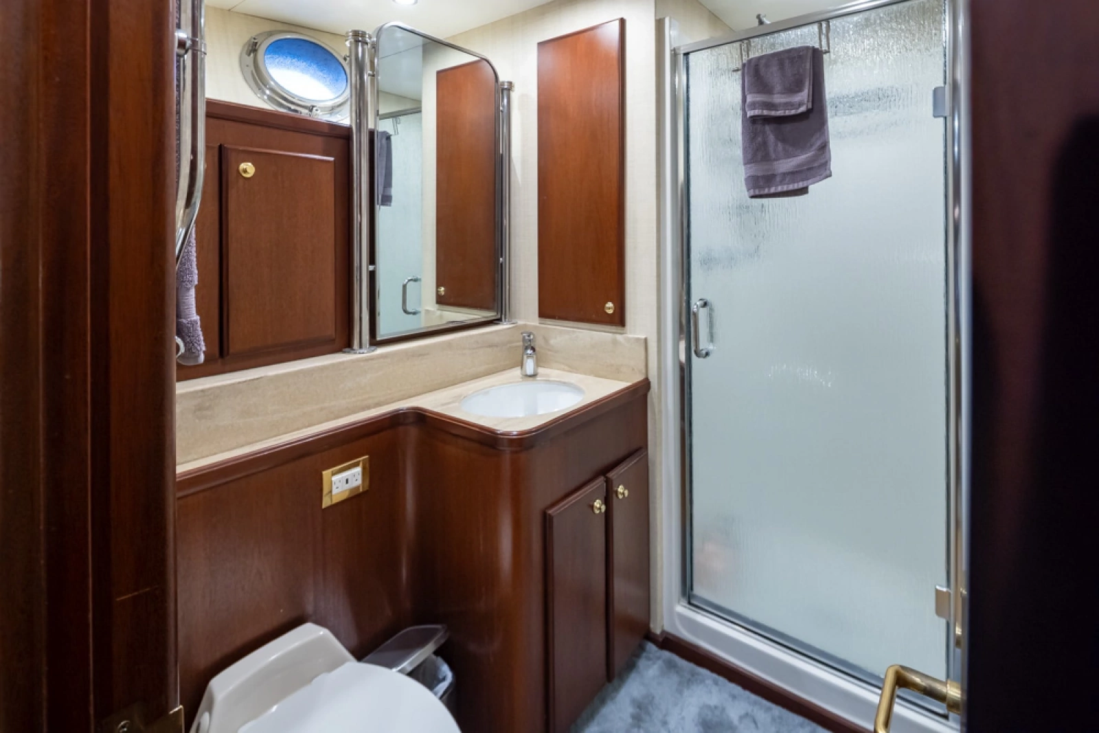 1989 Delta Marine Flybridge Motoryacht