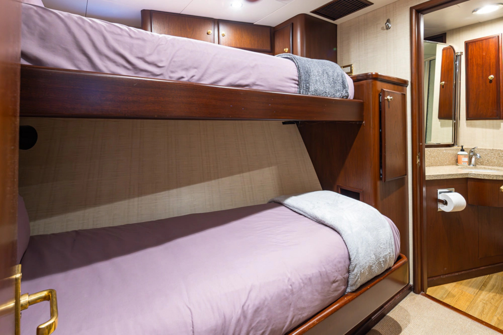 1989 Delta Marine Flybridge Motoryacht