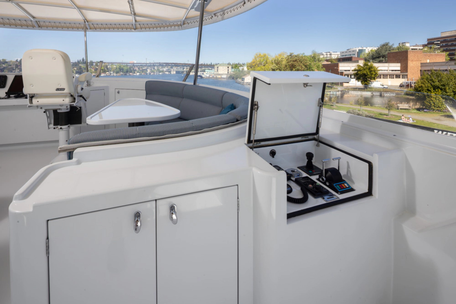 1989 Delta Marine Flybridge Motoryacht