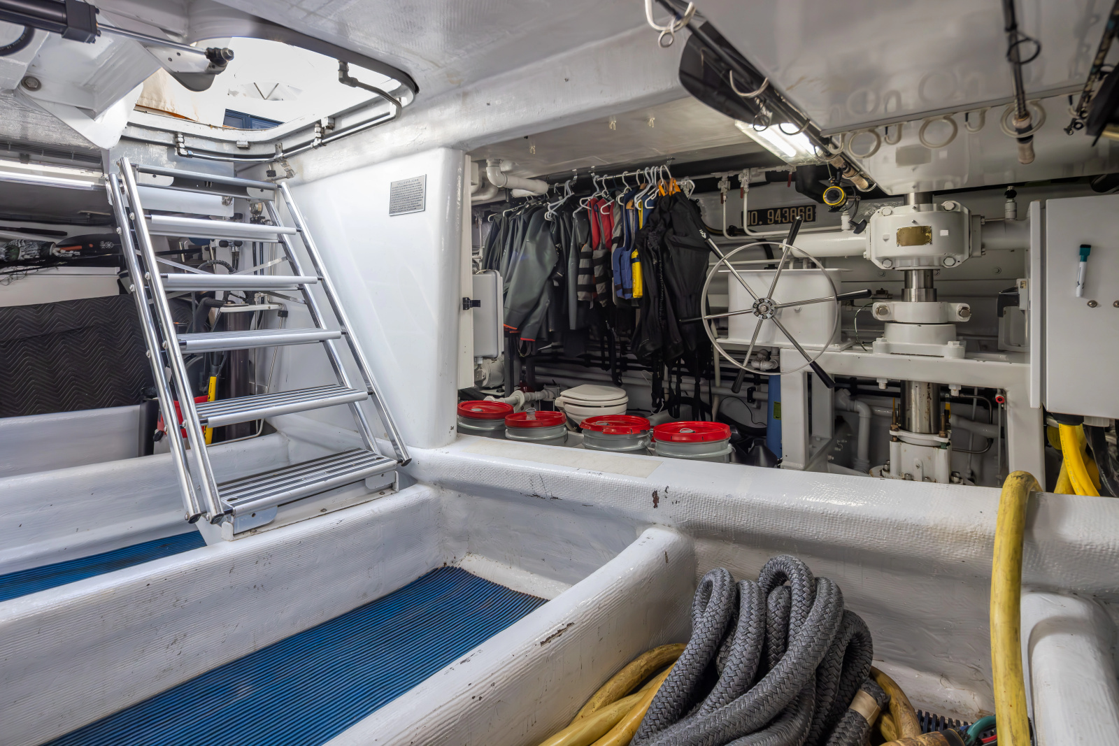 1989 Delta Marine Flybridge Motoryacht