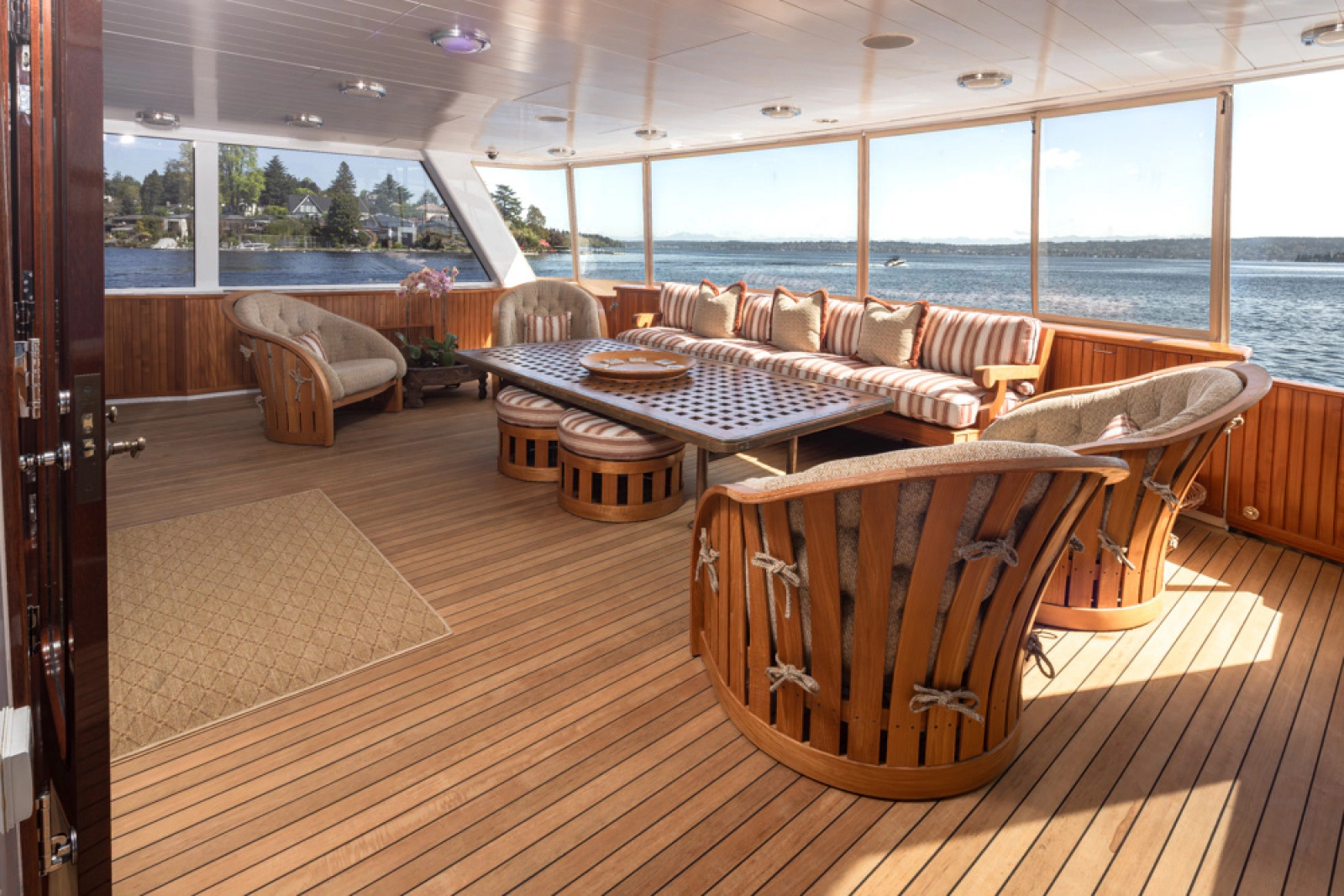 1989 Delta Marine Flybridge Motoryacht