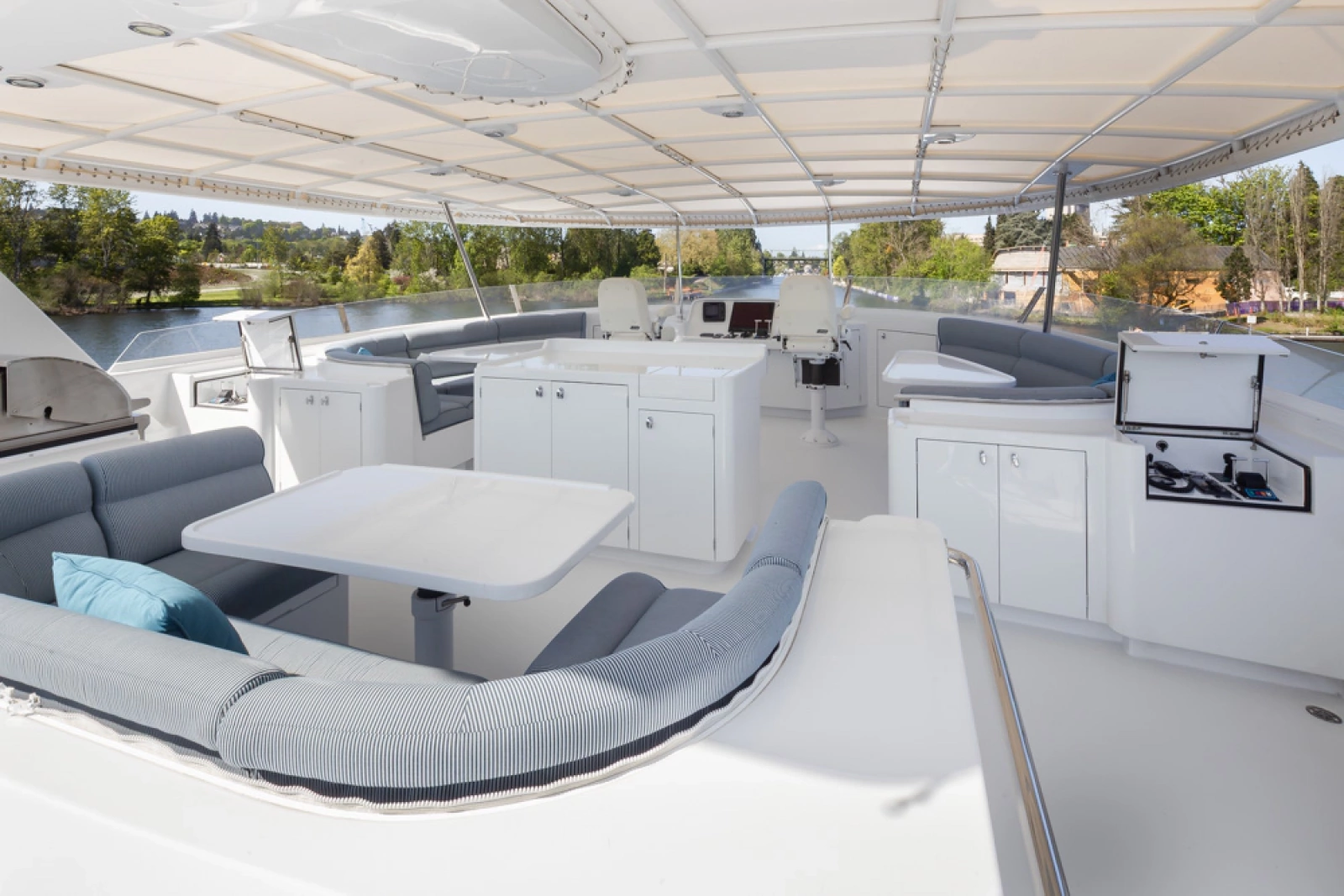 1989 Delta Marine Flybridge Motoryacht
