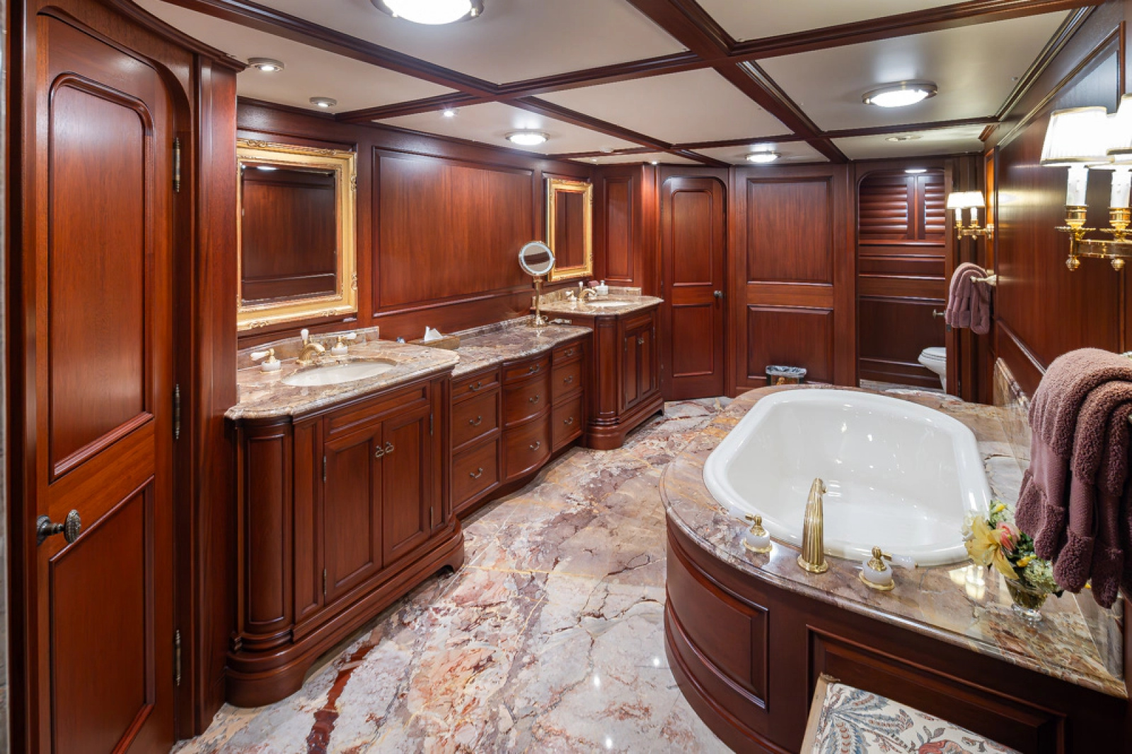 1989 Delta Marine Flybridge Motoryacht