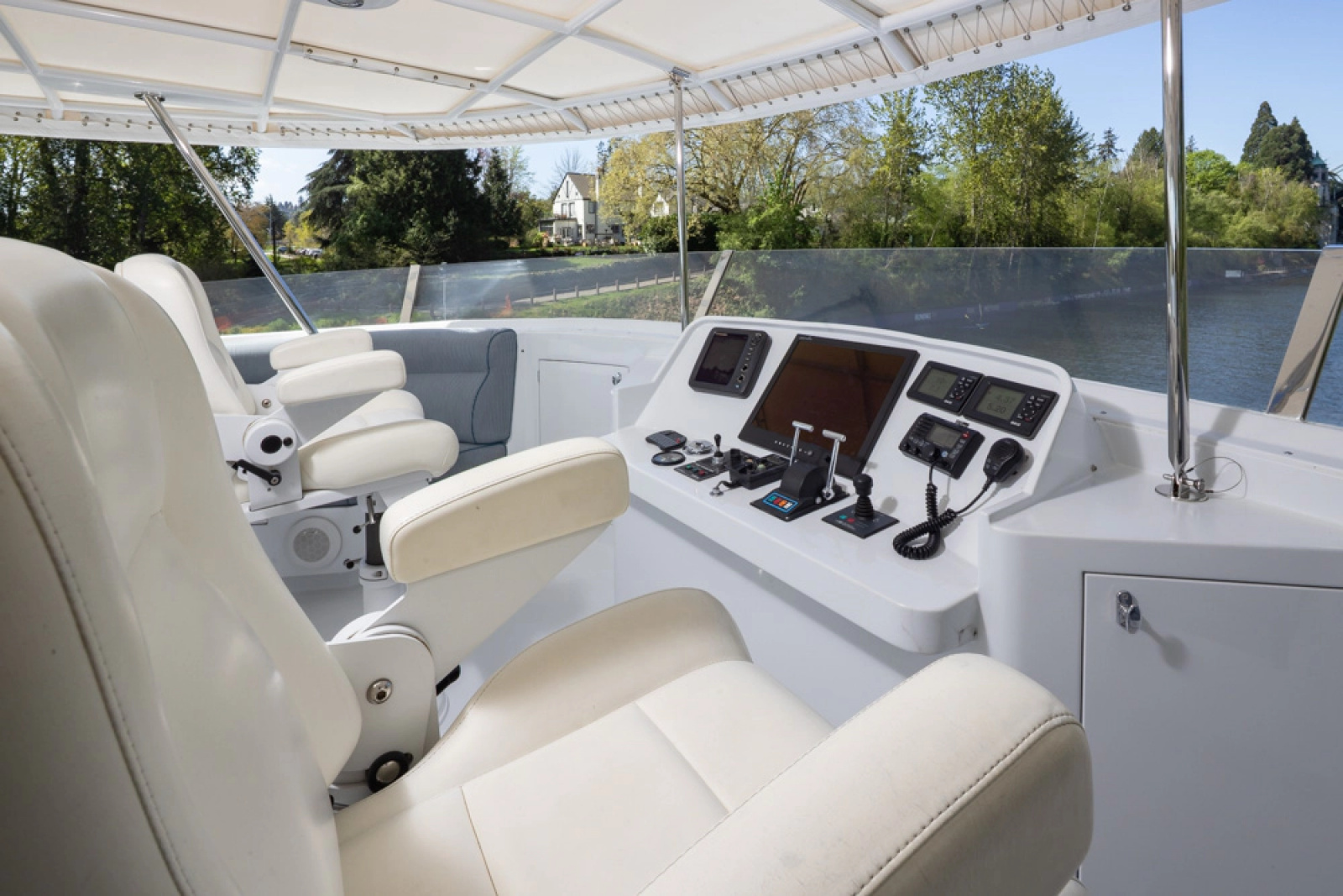 1989 Delta Marine Flybridge Motoryacht