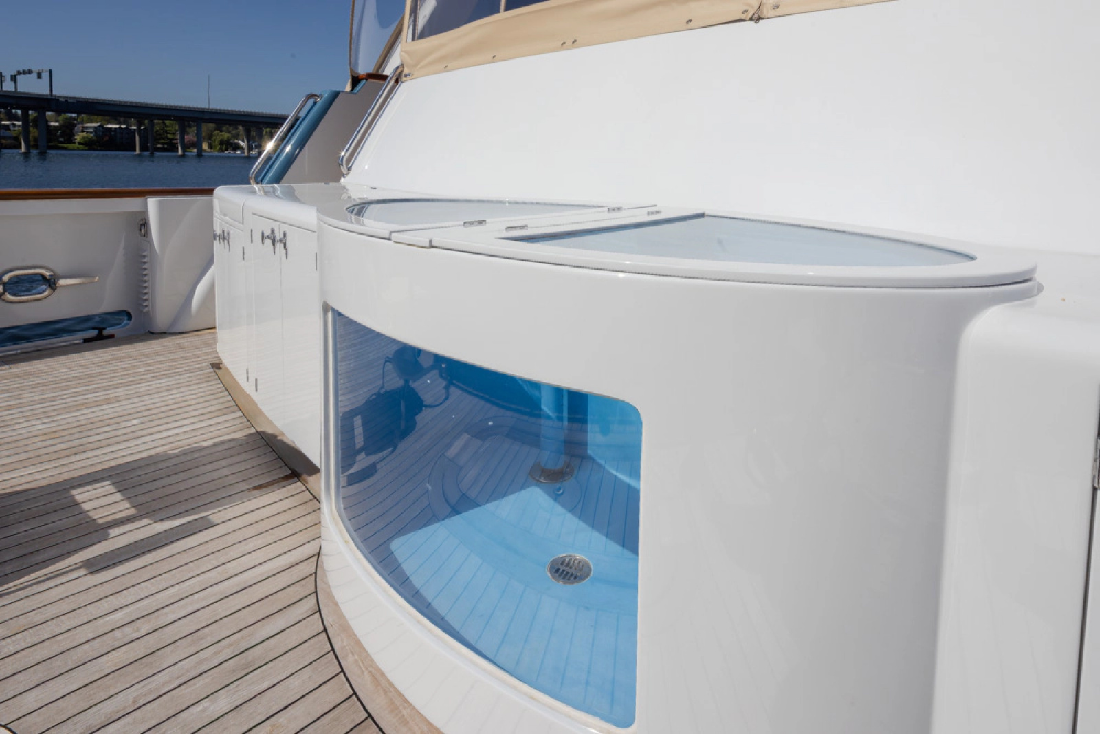 1989 Delta Marine Flybridge Motoryacht