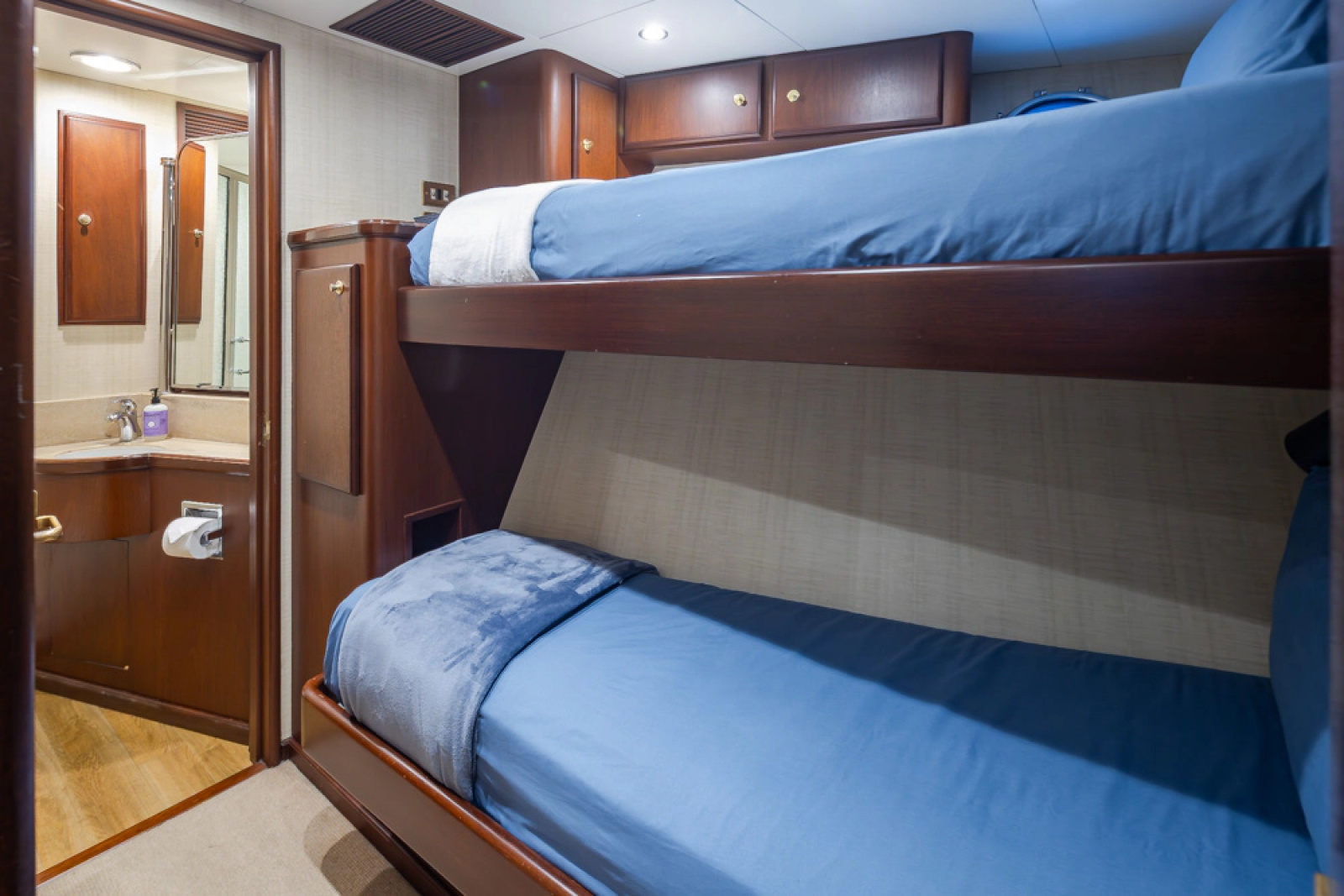 1989 Delta Marine Flybridge Motoryacht