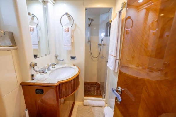1999 Azimut 100