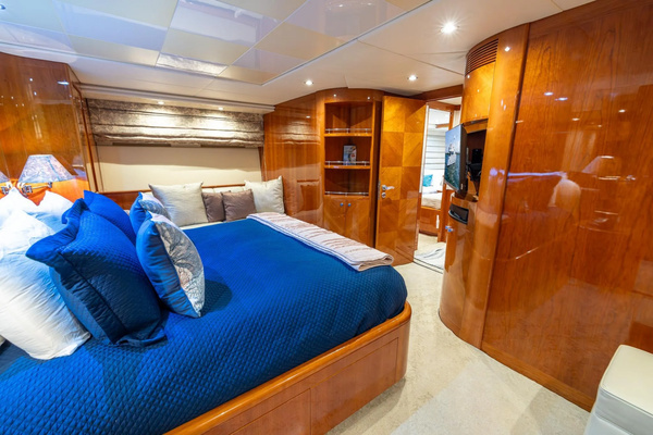1999 Azimut 100