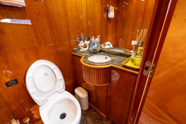 1999 Azimut 100