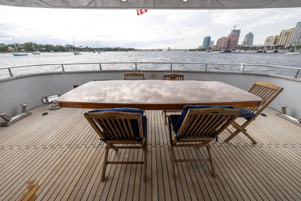 1999 Azimut 100