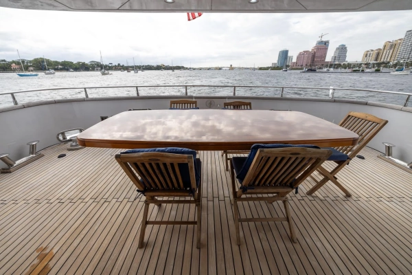 1999 Azimut 100