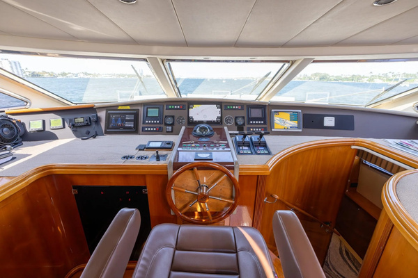 1999 Azimut 100