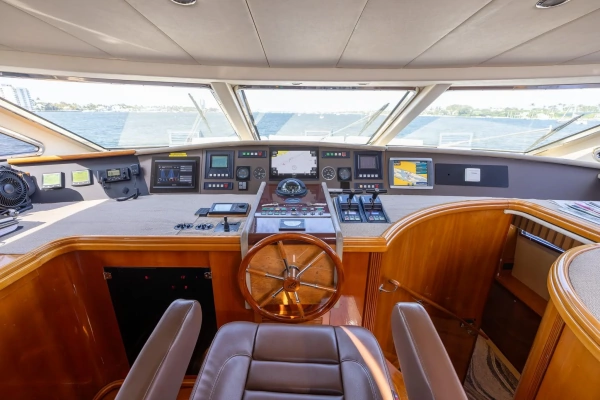 1999 Azimut 100