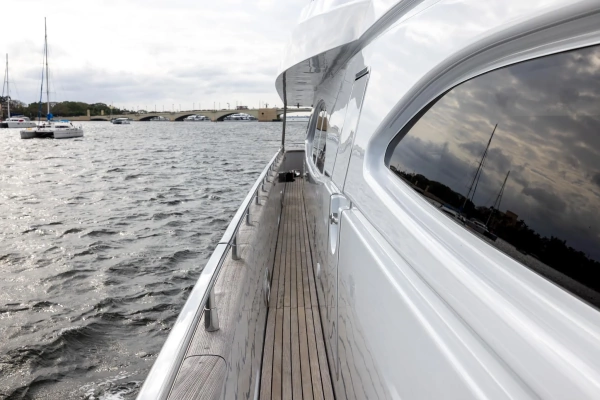 1999 Azimut 100