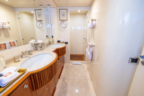 1999 Azimut 100