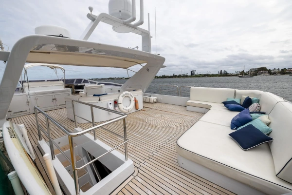 1999 Azimut 100