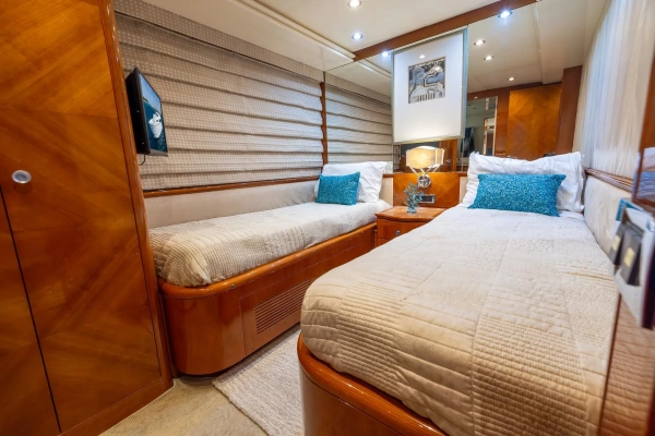 1999 Azimut 100