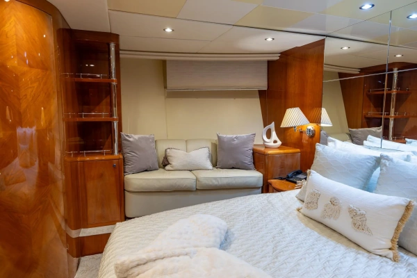1999 Azimut 100