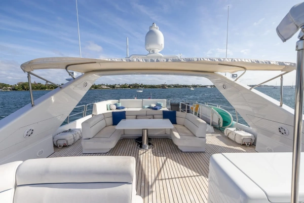 1999 Azimut 100