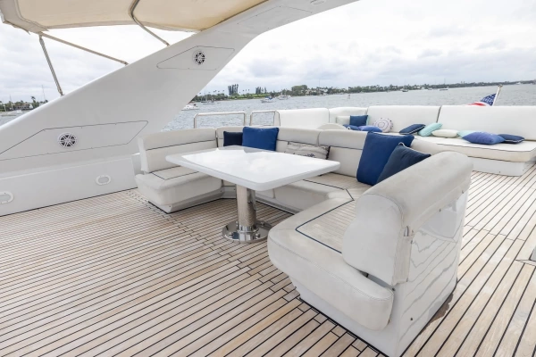 1999 Azimut 100