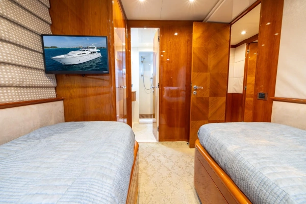1999 Azimut 100