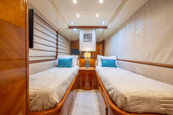 1999 Azimut 100
