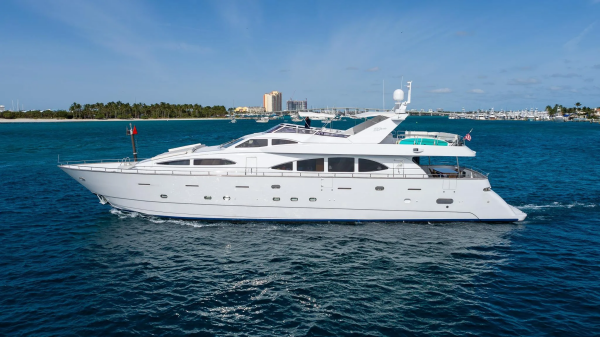 100ft Azimut Yacht For Sale