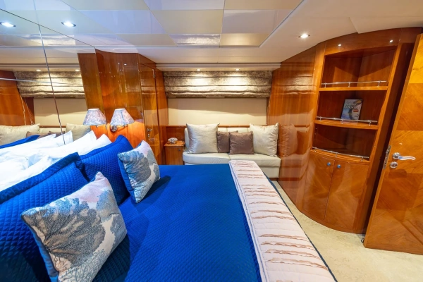 1999 Azimut 100