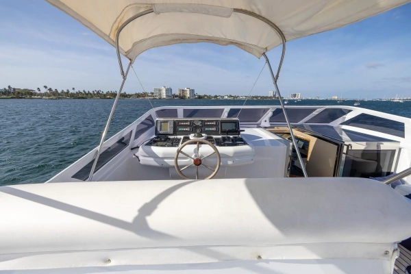 1999 Azimut 100