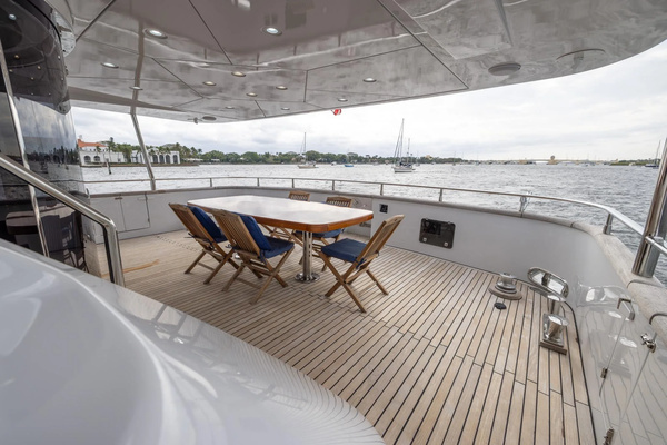 1999 Azimut 100