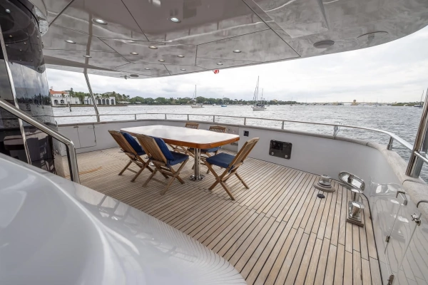 1999 Azimut 100