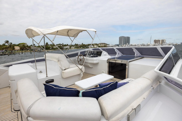 1999 Azimut 100