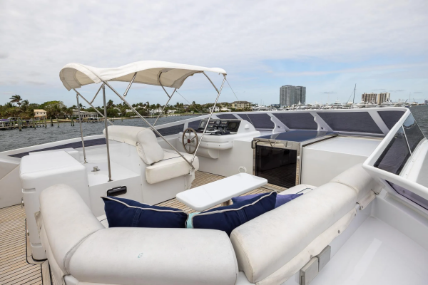 100ft Azimut Yacht For Sale