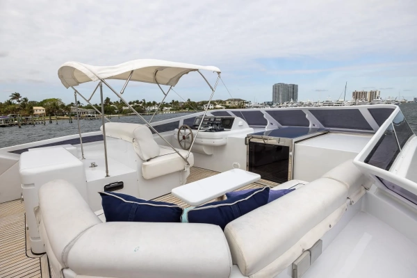 1999 Azimut 100