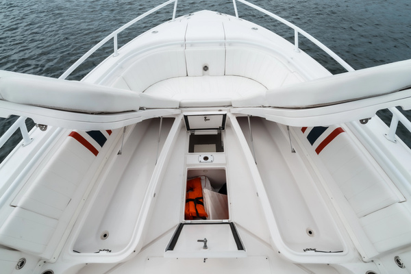 32ft Intrepid Yacht For Sale