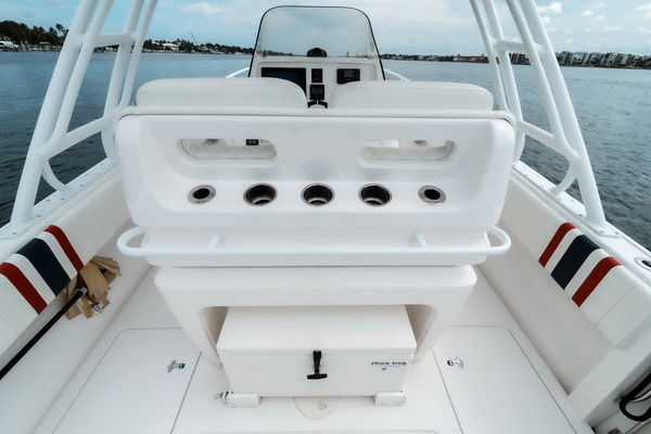 2015 Intrepid 32