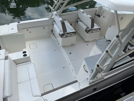 32ft World Cat Yacht For Sale