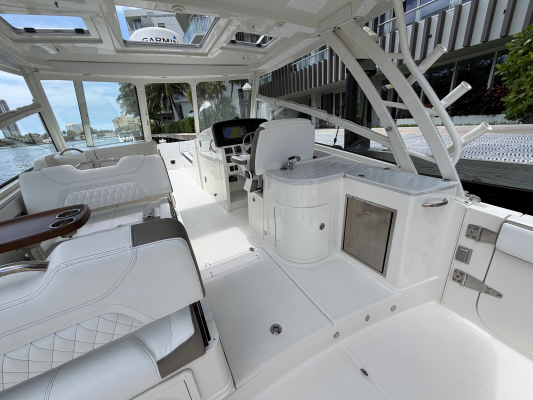 32ft World Cat Yacht For Sale