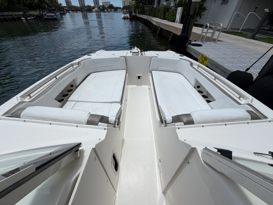 32ft World Cat Yacht For Sale