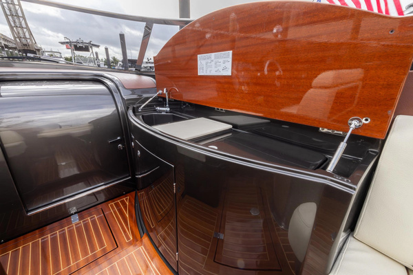 2013 Riva 33
