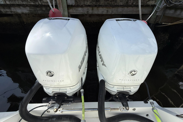 2004 Intrepid 34