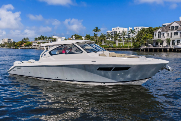 36ft Pursuit Yacht For Sale