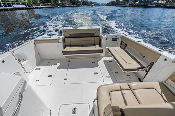 36ft Pursuit Yacht For Sale