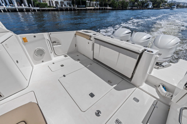36ft Pursuit Yacht For Sale