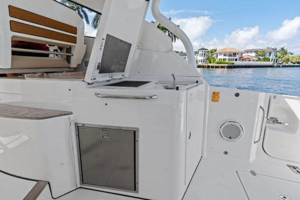 36ft Pursuit Yacht For Sale