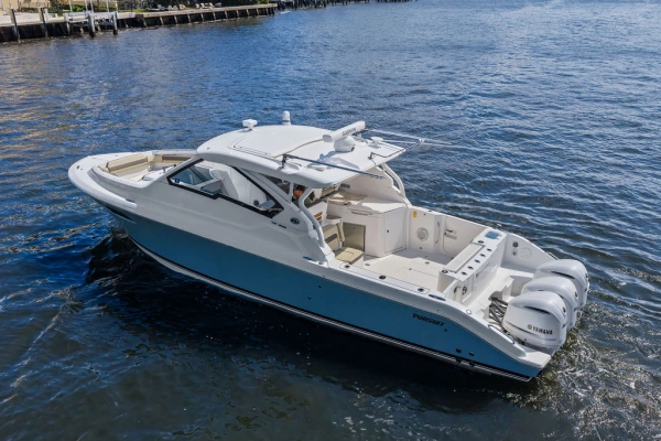 2019 Pursuit 36