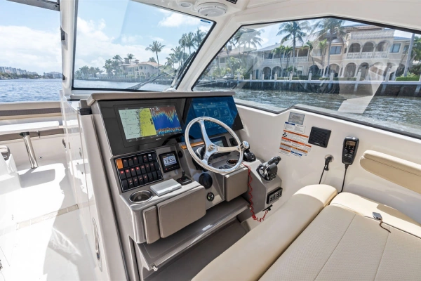 2019 Pursuit 36