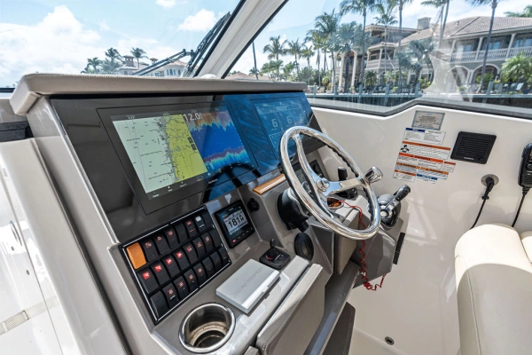 2019 Pursuit 36