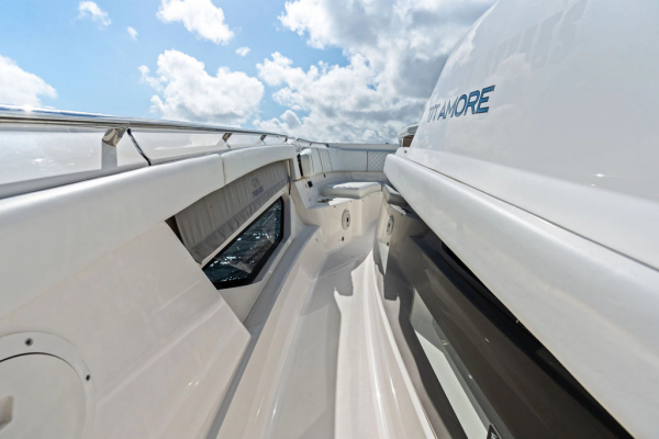 37ft Pursuit Yacht For Sale